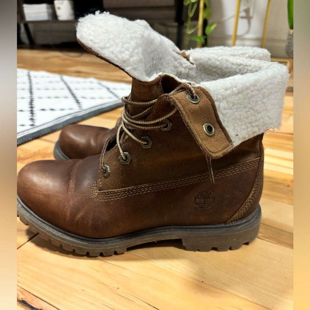 Timberland Women’s Waterproof Roll-Top Leather Boots in Tobacco, size 7